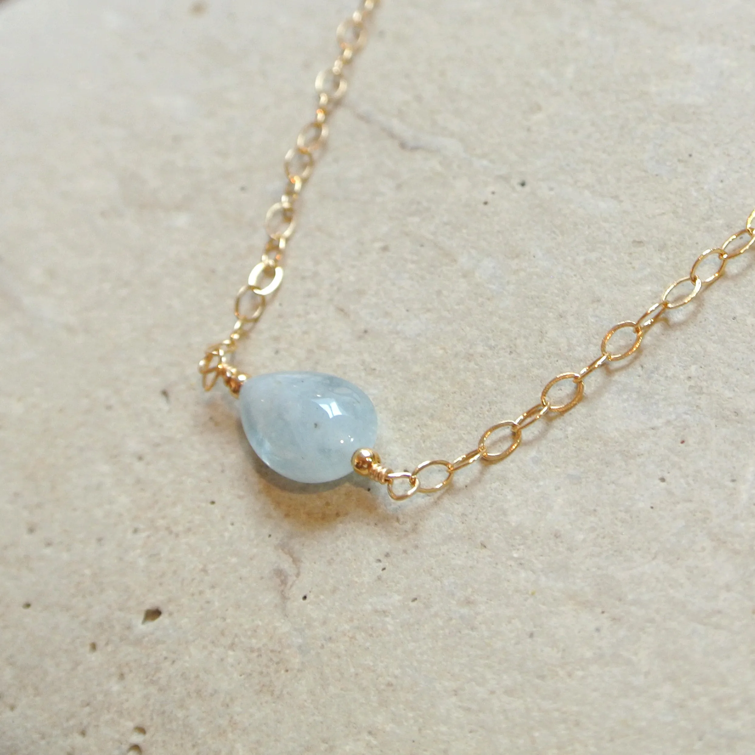 Essential Energy Gemstone Necklace: Aquamarine - Calming
