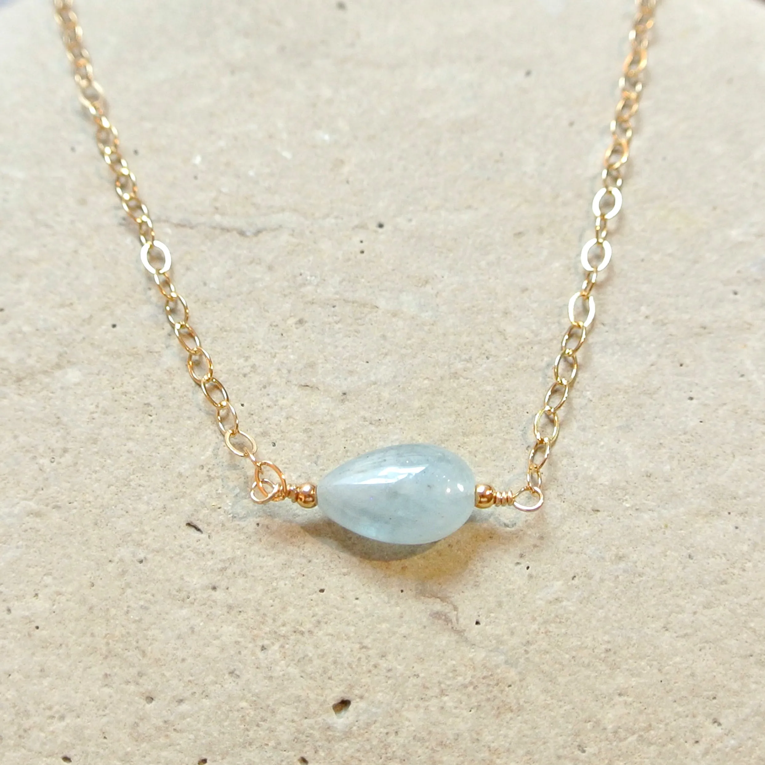 Essential Energy Gemstone Necklace: Aquamarine - Calming