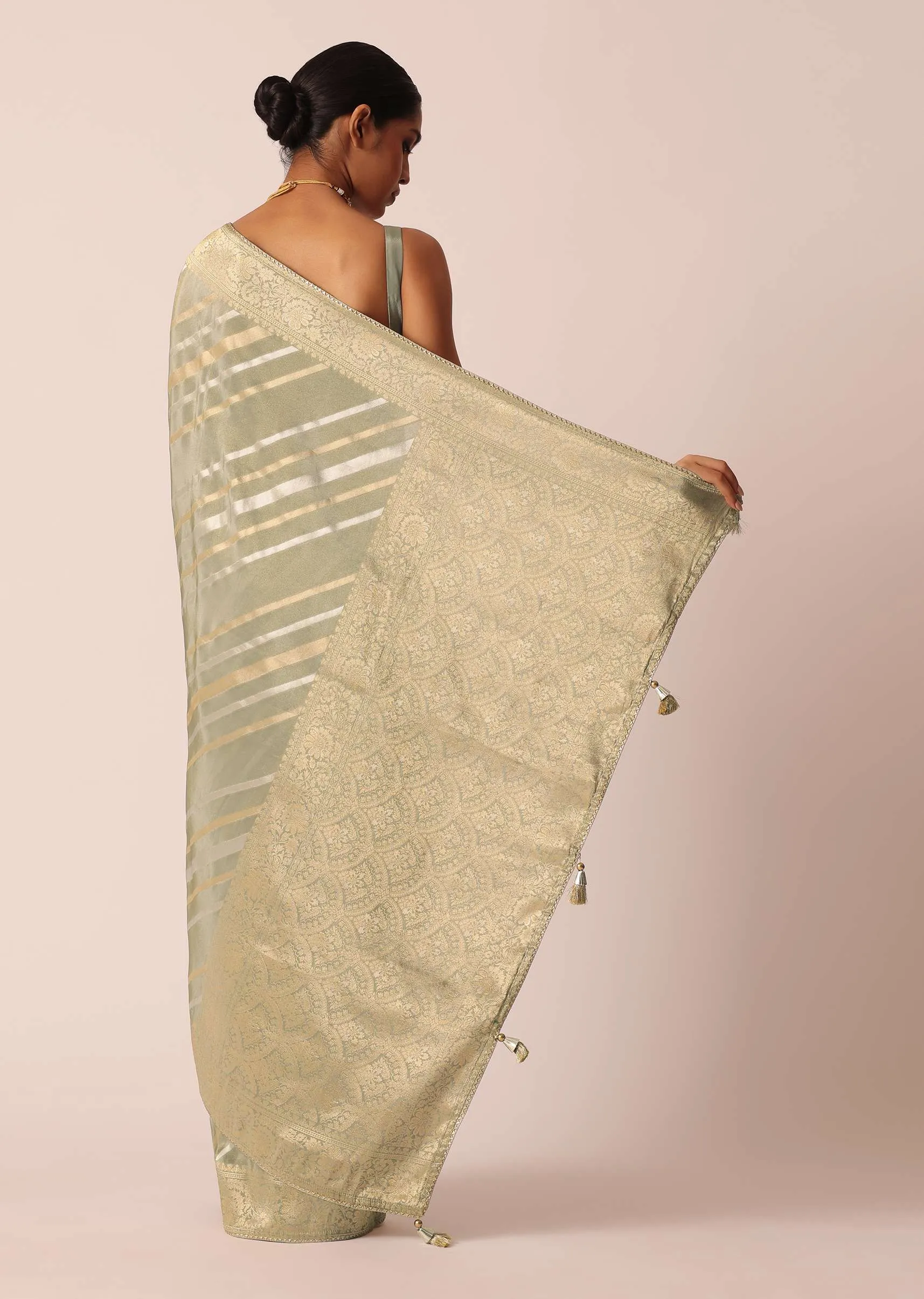 Green Saree In Silk With Diagonal Stripes Pattern And Unstitched Blouse Piece